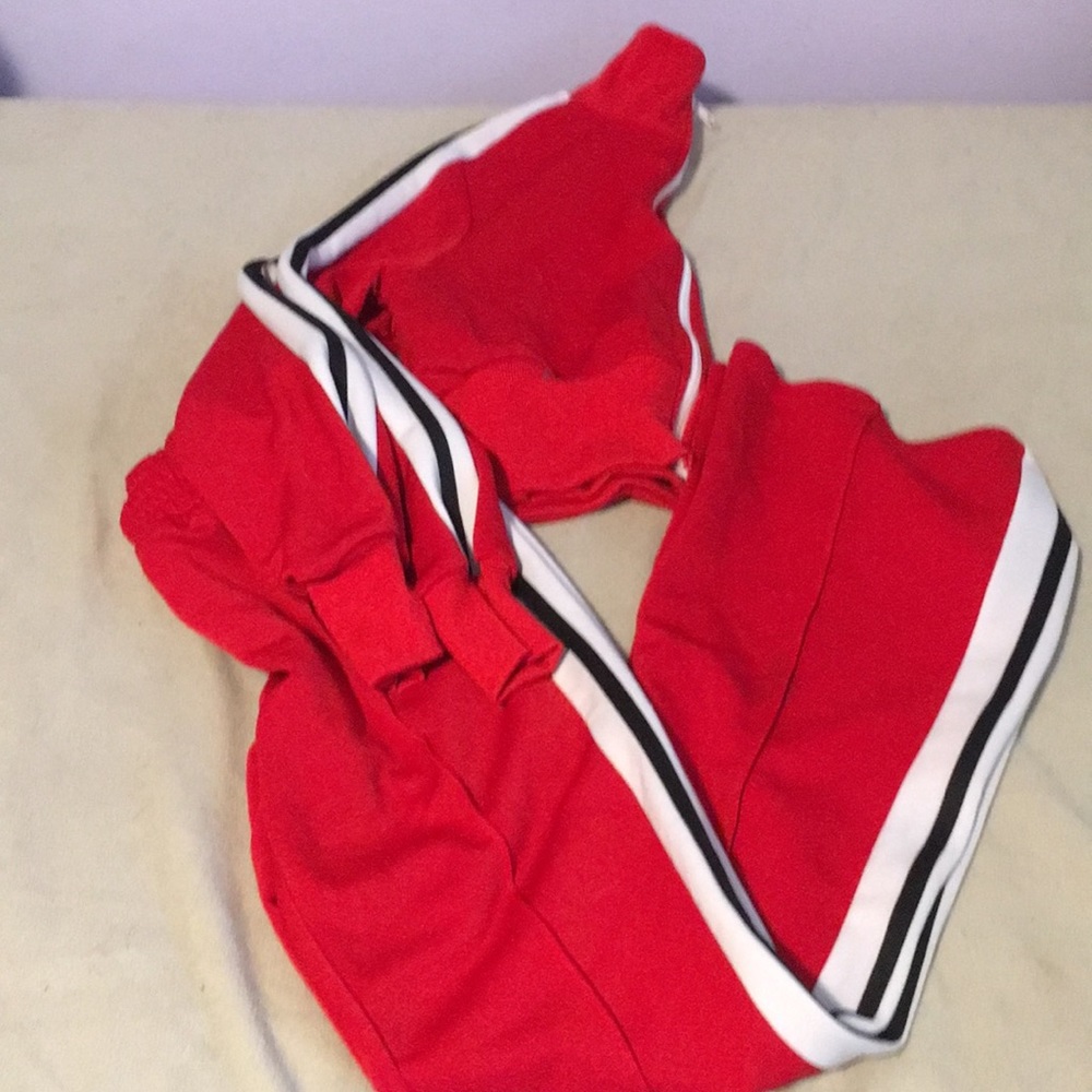 💜Red nwot jump suit